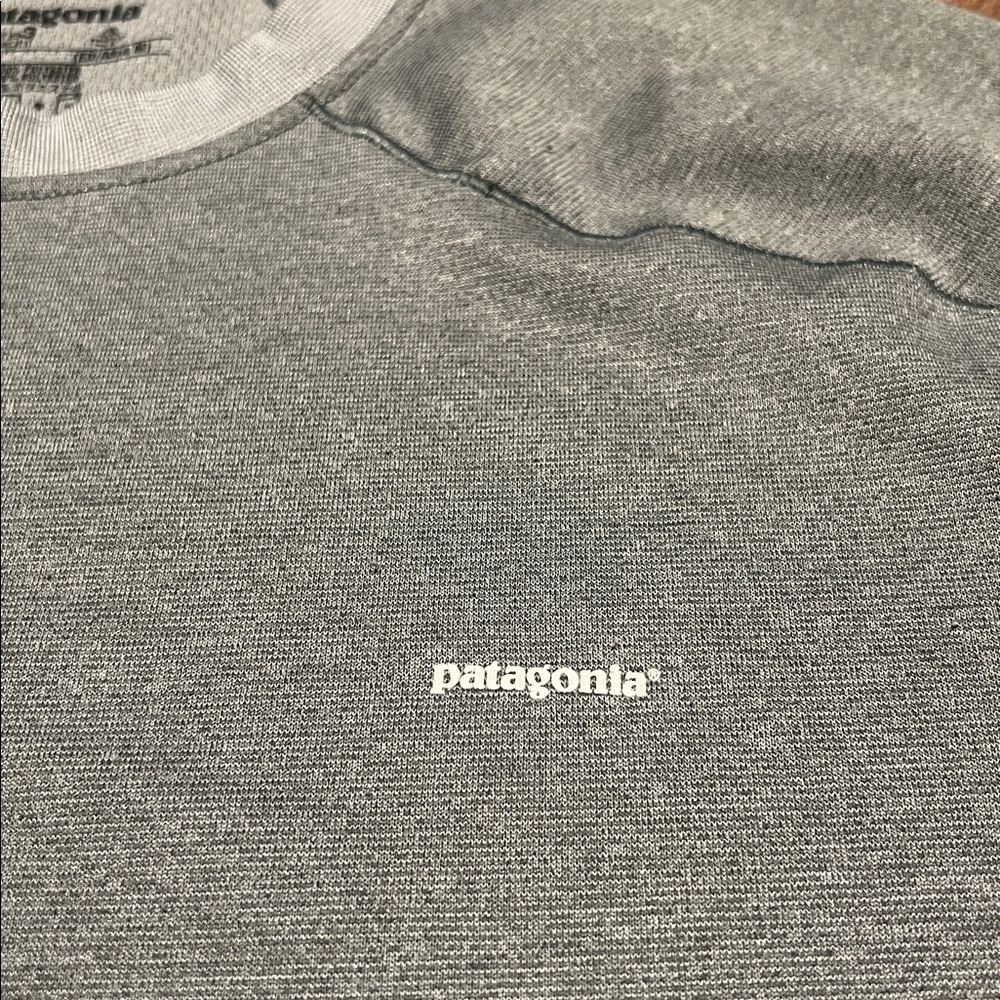 Patagonia Capilene Gray Lightweight Baselayer Long Sleeve Shirt Mens Sz Small - Picture 4 of 4